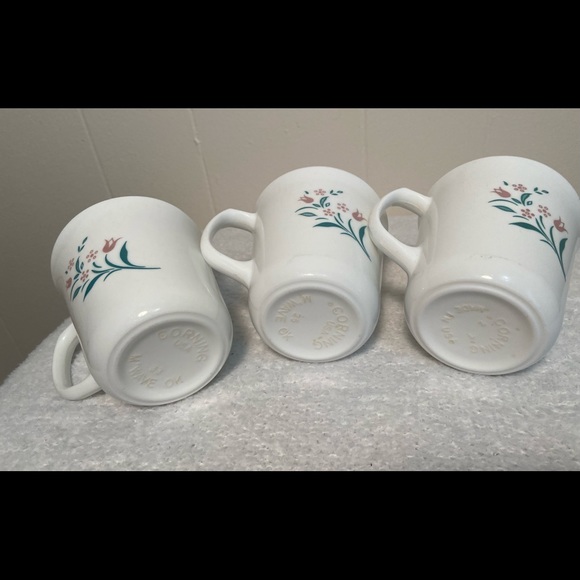Set of 3 Vintage Corningware Mugs - Picture 5 of 5